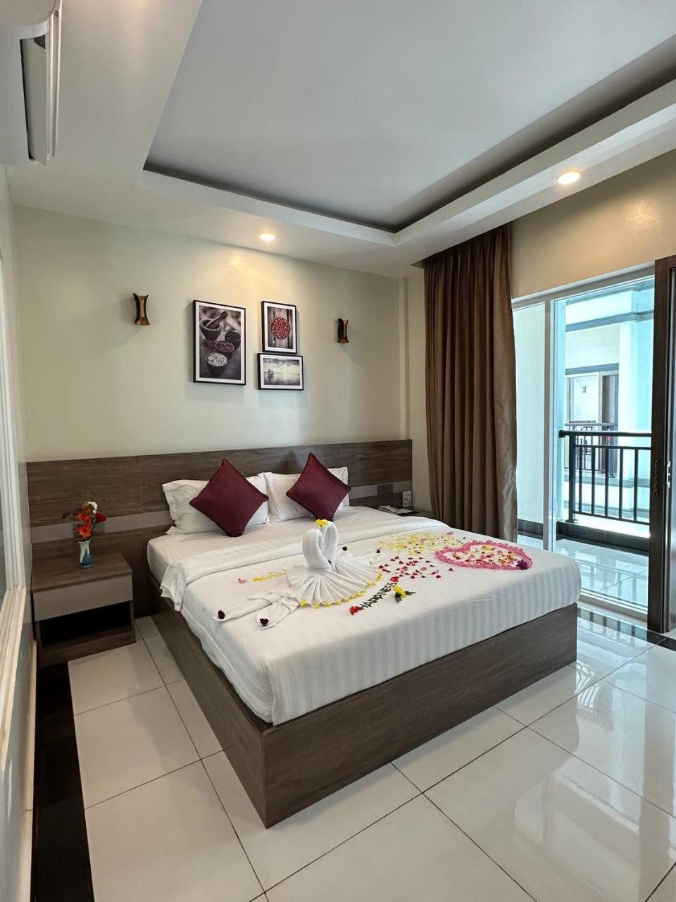 Twin Hotel Kampot Bagian luar foto